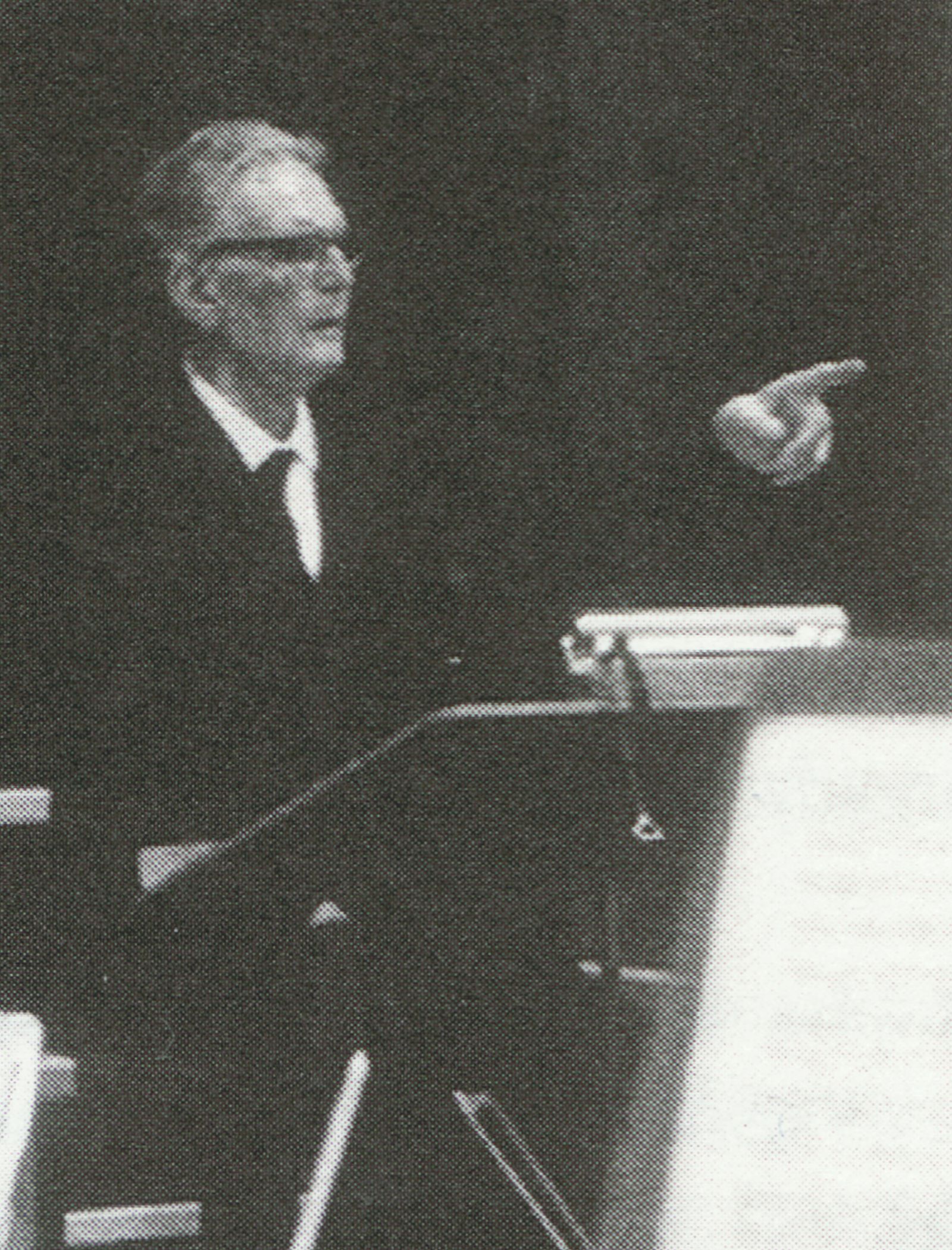 Otto KLEMPERER en répétition, 1960, cité d'une photo de Werner Neumeister publiée en page 125 du livre «50. Jahre Symphonieorchester des Bayerischen Rundfunks», cliquer pour une vue agrandie
