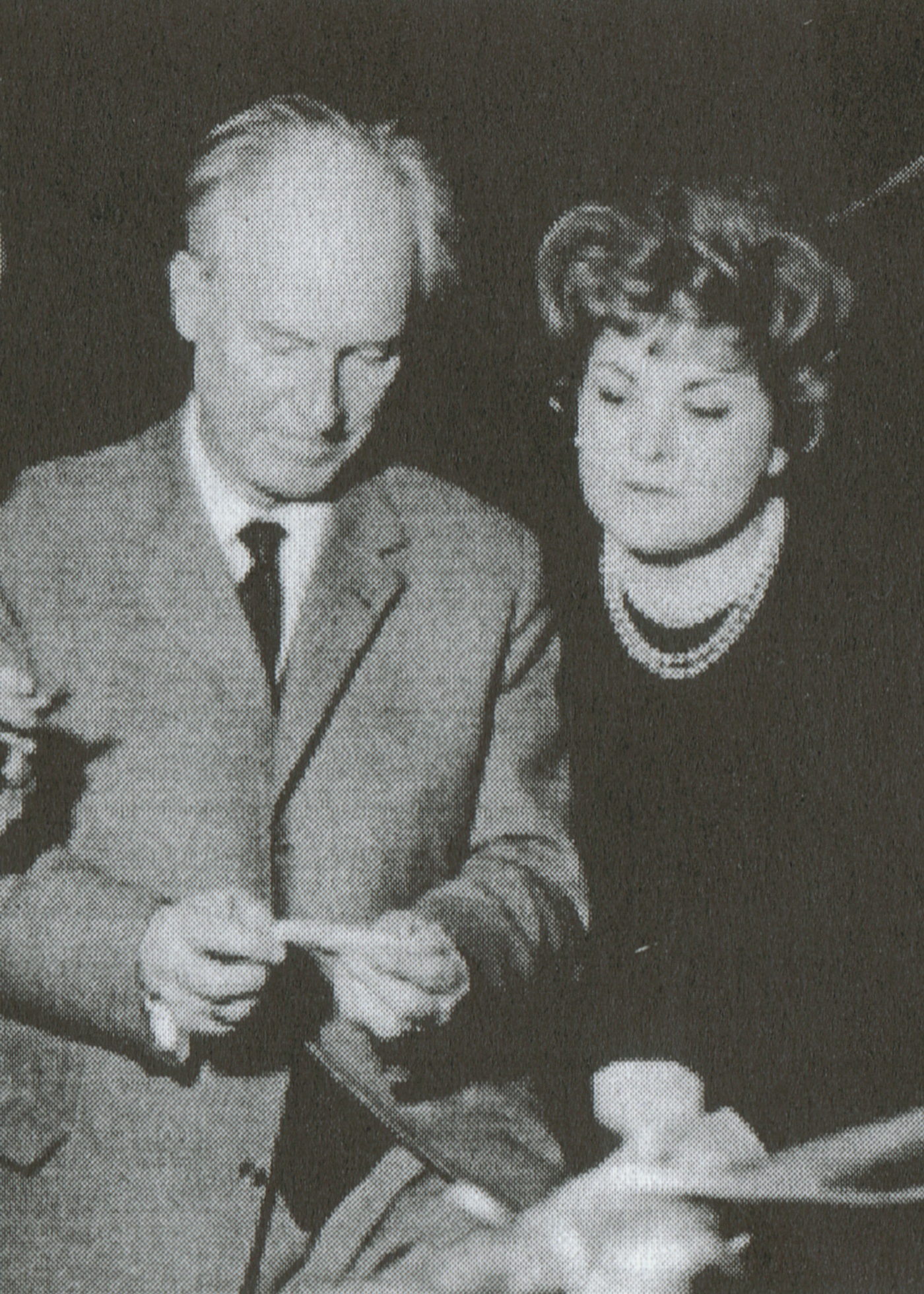 Karl RISTENPART et Teresa STICH-RANDALL en discussion lors d'un enregistrement de disques, Saarlouis-Fraulautern, 1964, , cliquer pour une vue agrandie